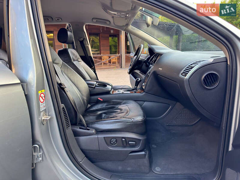 Позашляховик / Кросовер Audi Q7 2006 в Рівному