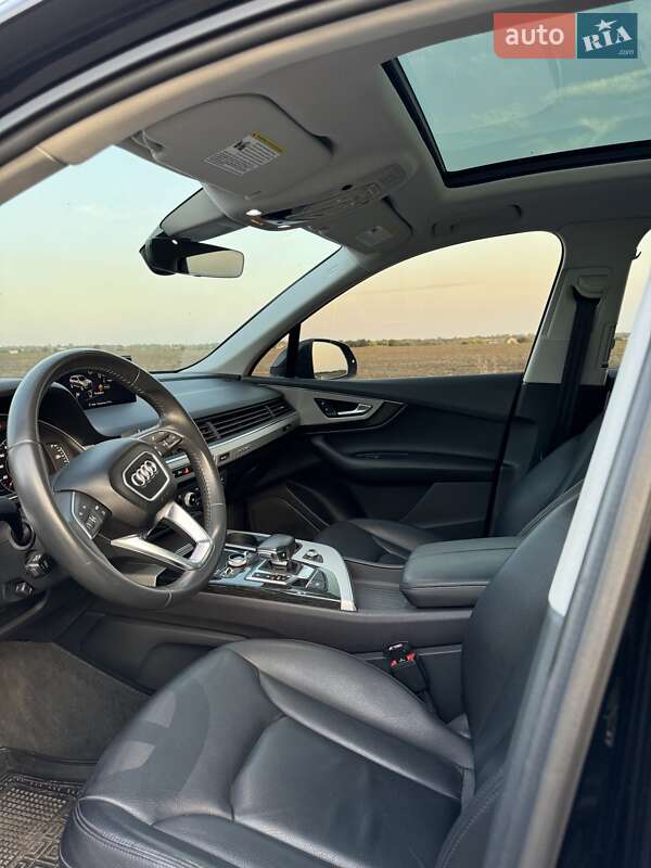 Позашляховик / Кросовер Audi Q7 2019 в Києві