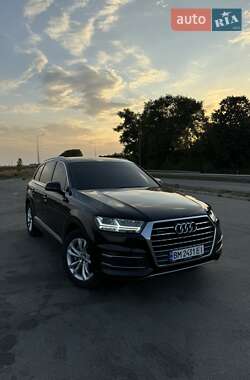 Внедорожник / Кроссовер Audi Q7 2019 в 