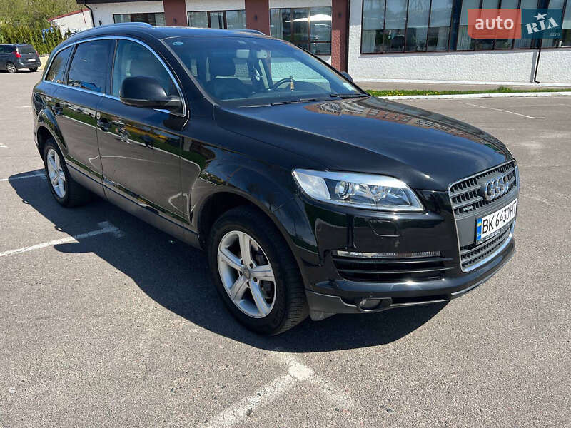 Внедорожник / Кроссовер Audi Q7 2007 в Ровно