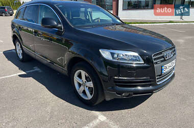 Позашляховик / Кросовер Audi Q7 2007 в 