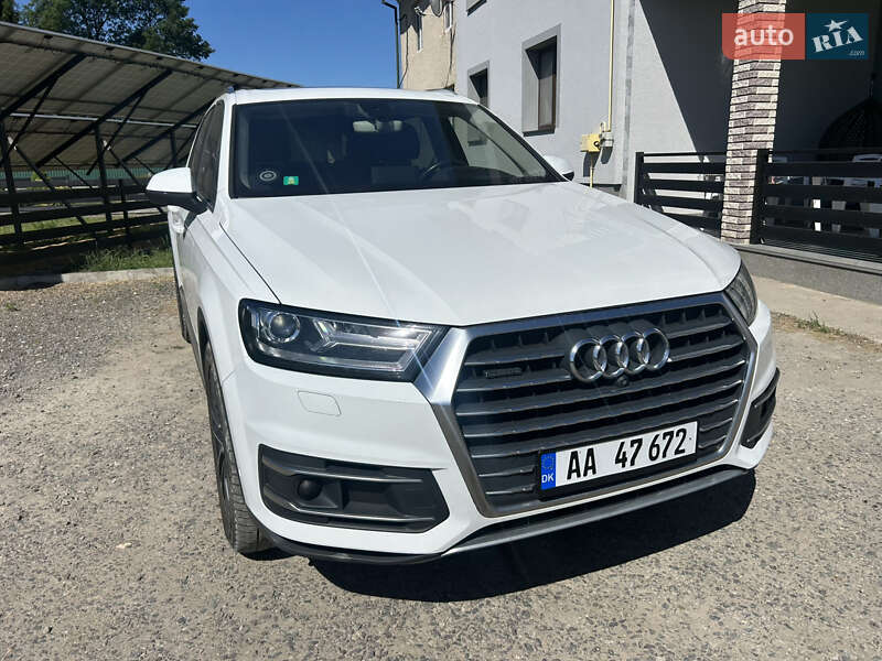 Внедорожник / Кроссовер Audi Q7 2015 в Подгайцах
