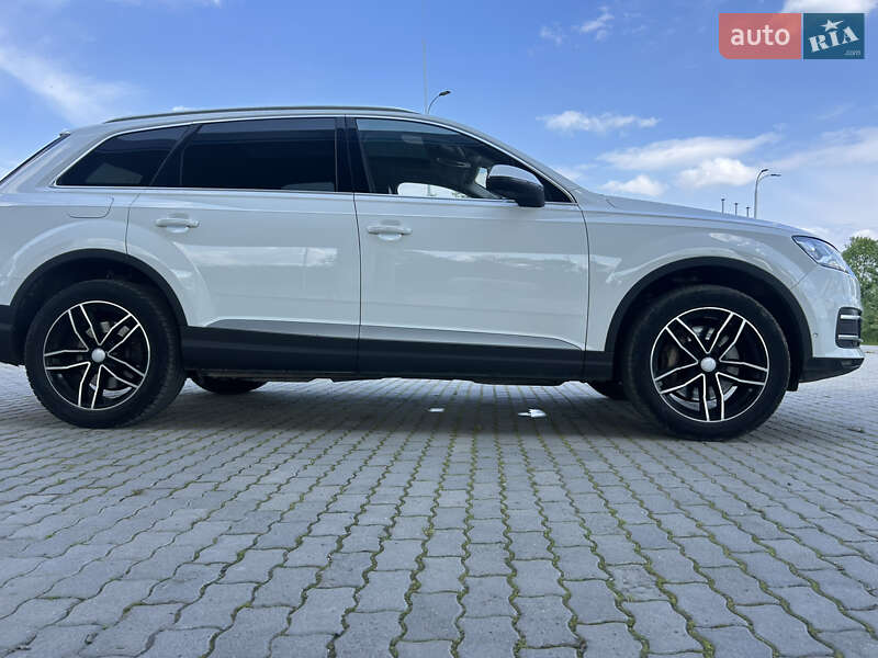 Внедорожник / Кроссовер Audi Q7 2015 в Подгайцах