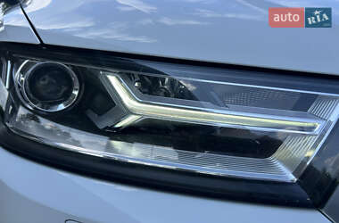 Позашляховик / Кросовер Audi Q7 2015 в 
