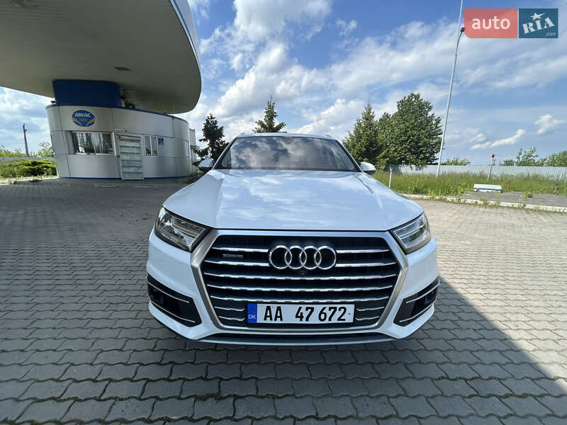 Внедорожник / Кроссовер Audi Q7 2015 в Подгайцах