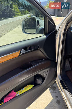Внедорожник / Кроссовер Audi Q7 2006 в 