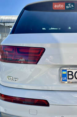 Внедорожник / Кроссовер Audi Q7 2019 в 