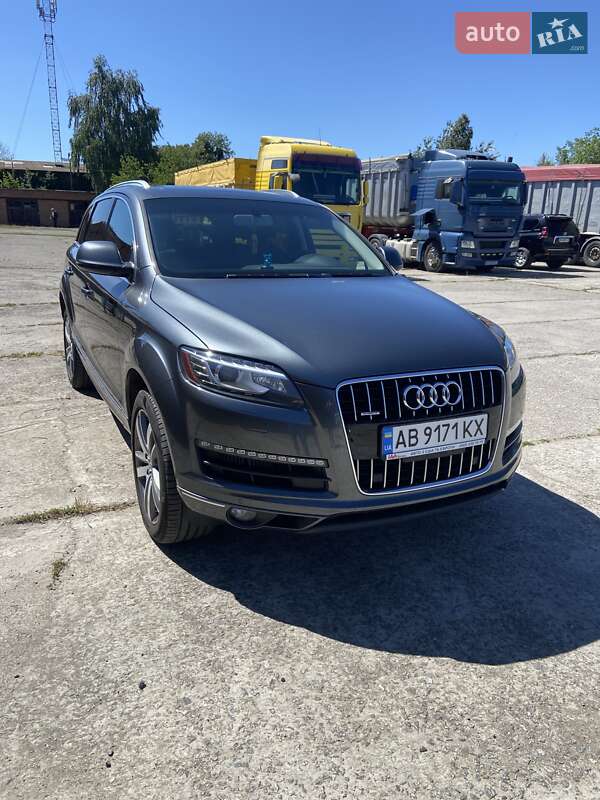 Внедорожник / Кроссовер Audi Q7 2015 в 
