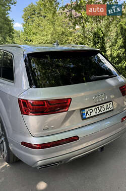 Внедорожник / Кроссовер Audi Q7 2016 в 