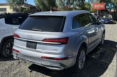 Внедорожник / Кроссовер Audi Q7 2021 в 