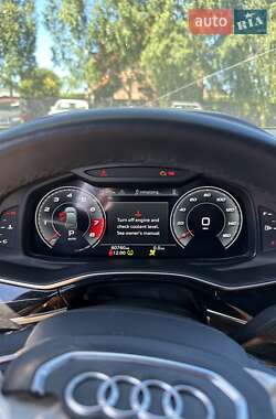 Внедорожник / Кроссовер Audi Q7 2021 в 
