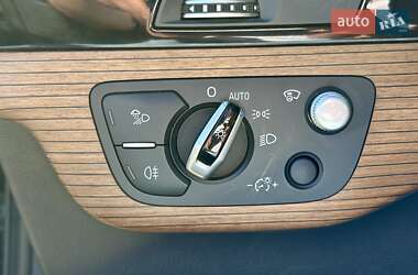 Внедорожник / Кроссовер Audi Q7 2017 в 