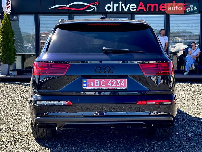 Внедорожник / Кроссовер Audi Q7 2017 в Луцке