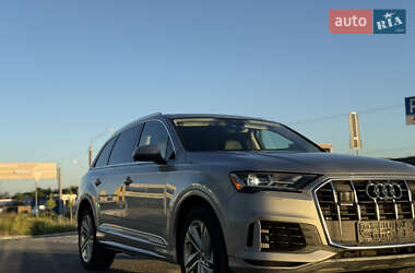 Внедорожник / Кроссовер Audi Q7 2022 в 