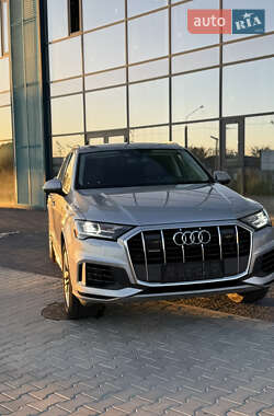 Внедорожник / Кроссовер Audi Q7 2022 в 