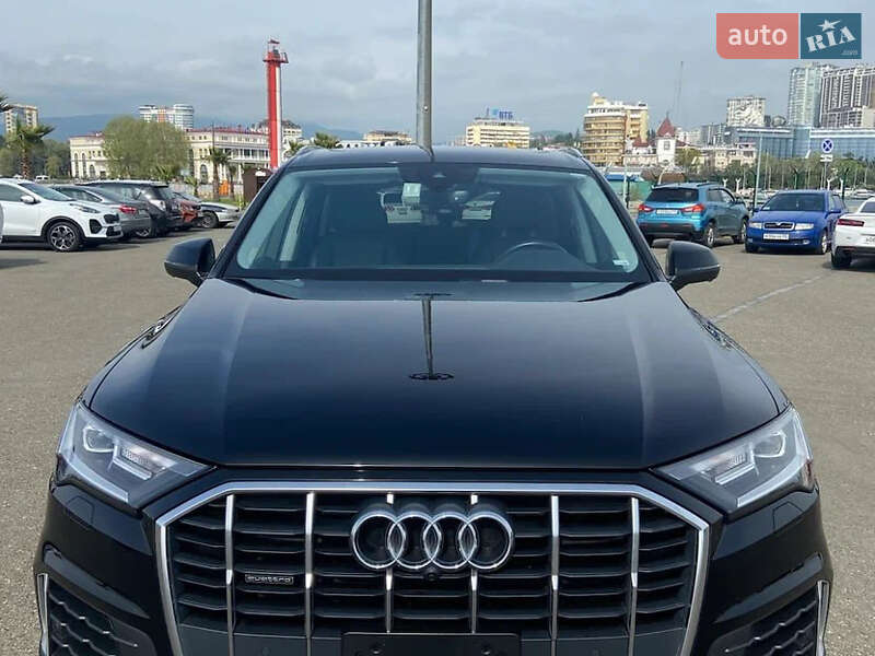 Внедорожник / Кроссовер Audi Q7 2020 в 