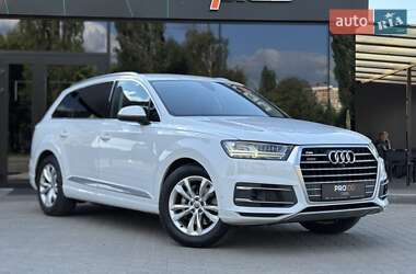 Внедорожник / Кроссовер Audi Q7 2016 в 