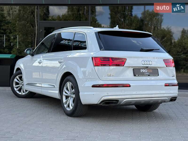 Внедорожник / Кроссовер Audi Q7 2016 в Киеве