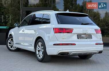 Внедорожник / Кроссовер Audi Q7 2016 в 