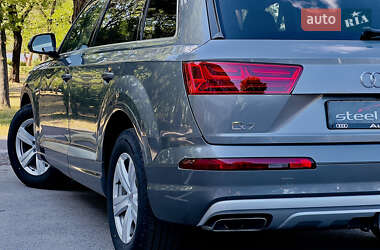 Внедорожник / Кроссовер Audi Q7 2017 в 