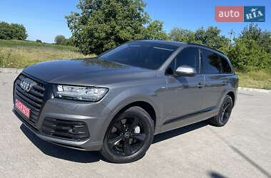 Внедорожник / Кроссовер Audi Q7 2018 в 