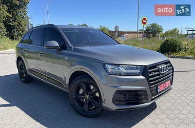 Внедорожник / Кроссовер Audi Q7 2018 в 