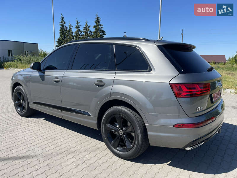 Внедорожник / Кроссовер Audi Q7 2018 в Виннице