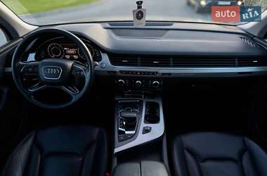 Внедорожник / Кроссовер Audi Q7 2016 в 