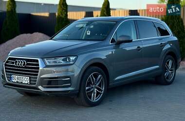 Внедорожник / Кроссовер Audi Q7 2016 в 