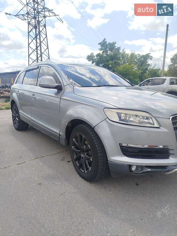 Внедорожник / Кроссовер Audi Q7 2007 в Харькове