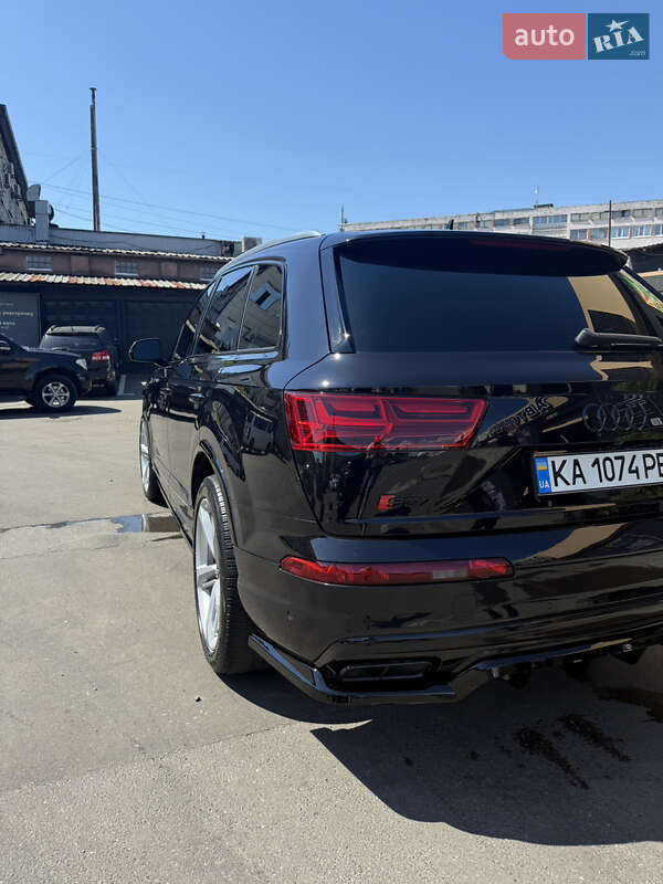 Внедорожник / Кроссовер Audi Q7 2018 в Киеве