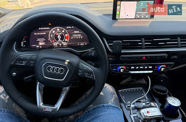 Позашляховик / Кросовер Audi Q7 2018 в 