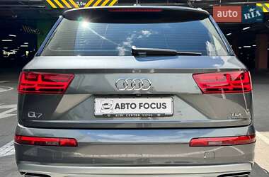 Внедорожник / Кроссовер Audi Q7 2018 в 