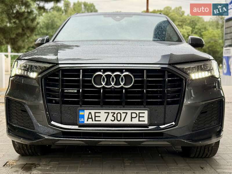 Внедорожник / Кроссовер Audi Q7 2021 в Днепре