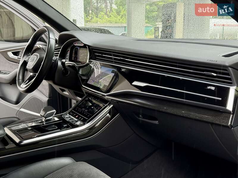 Внедорожник / Кроссовер Audi Q7 2021 в Днепре