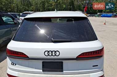 Позашляховик / Кросовер Audi Q7 2020 в 