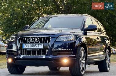 Позашляховик / Кросовер Audi Q7 2012 в 