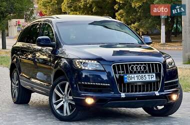 Позашляховик / Кросовер Audi Q7 2012 в 