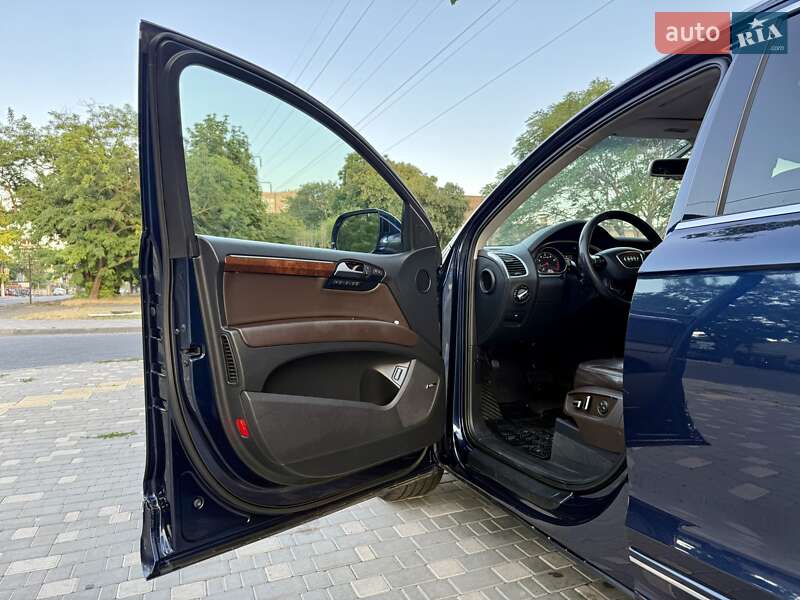 Внедорожник / Кроссовер Audi Q7 2012 в Одессе