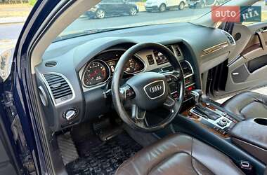 Позашляховик / Кросовер Audi Q7 2012 в 