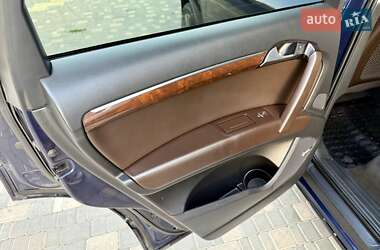 Позашляховик / Кросовер Audi Q7 2012 в 