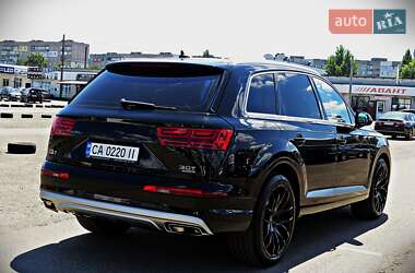 Внедорожник / Кроссовер Audi Q7 2016 в 
