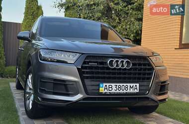 Внедорожник / Кроссовер Audi Q7 2017 в 