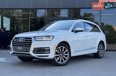 Внедорожник / Кроссовер Audi Q7 2016 в 