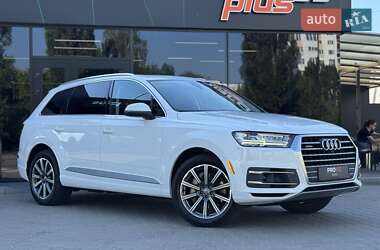 Внедорожник / Кроссовер Audi Q7 2016 в 