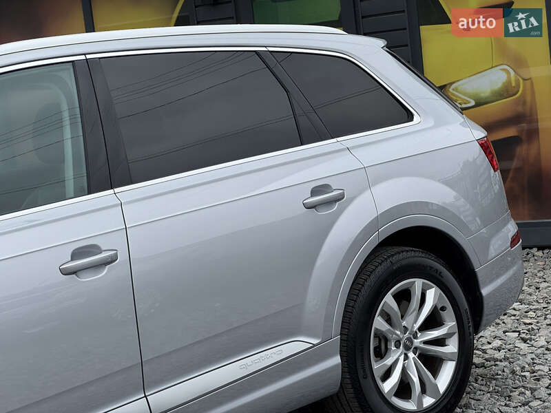 Внедорожник / Кроссовер Audi Q7 2017 в Стрые