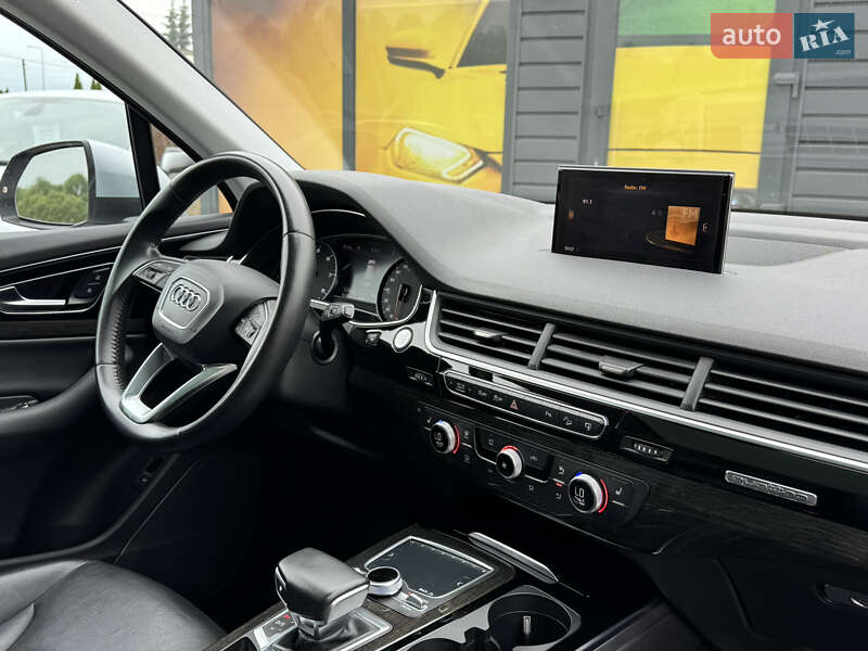 Внедорожник / Кроссовер Audi Q7 2017 в Стрые