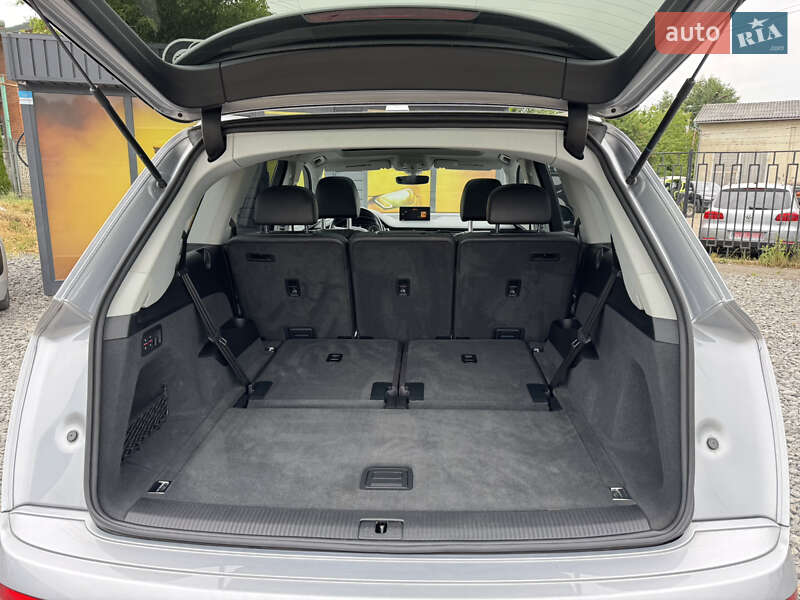 Внедорожник / Кроссовер Audi Q7 2017 в Стрые