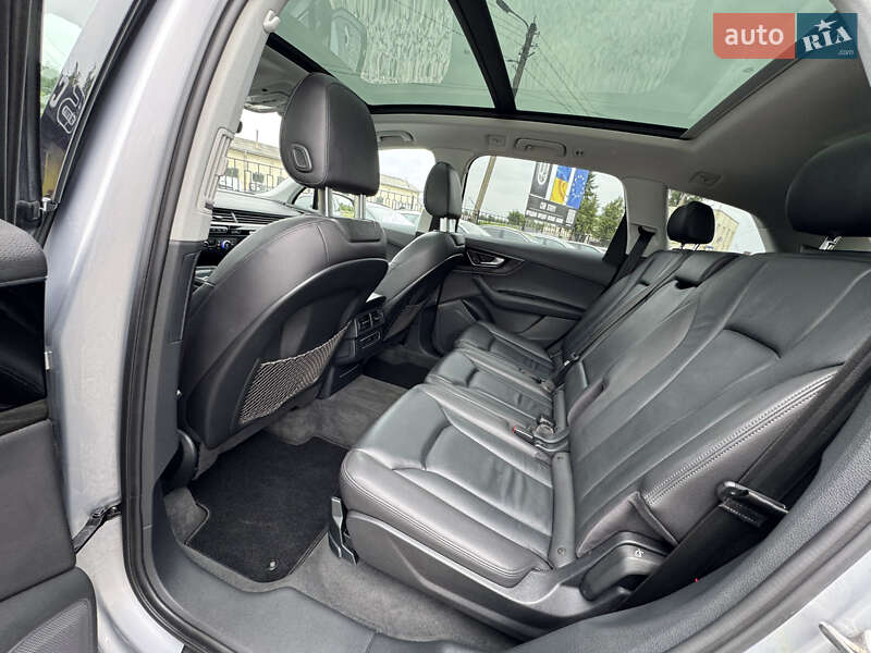 Внедорожник / Кроссовер Audi Q7 2017 в Стрые