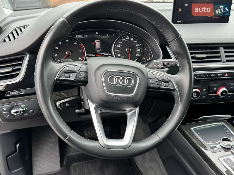 Внедорожник / Кроссовер Audi Q7 2017 в Стрые